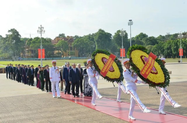 Lãnh đạo Đảng, Nhà nước tưởng niệm các Anh hùng Liệt sỹ