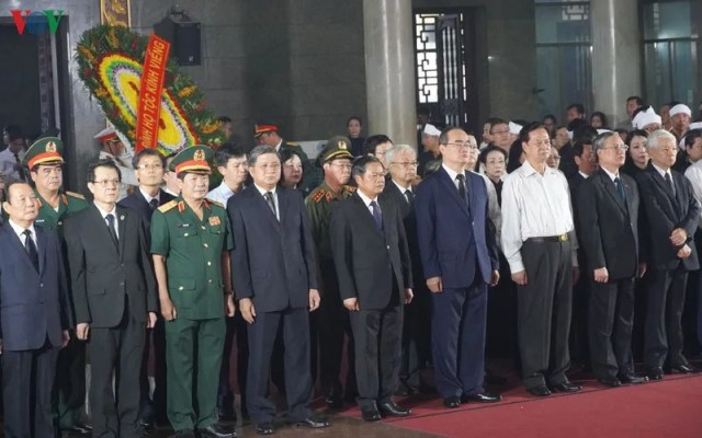 Lãnh đạo Đảng, Nhà nước viếng nguyên Bí thư Trung ương Đảng Trần Quốc Hương