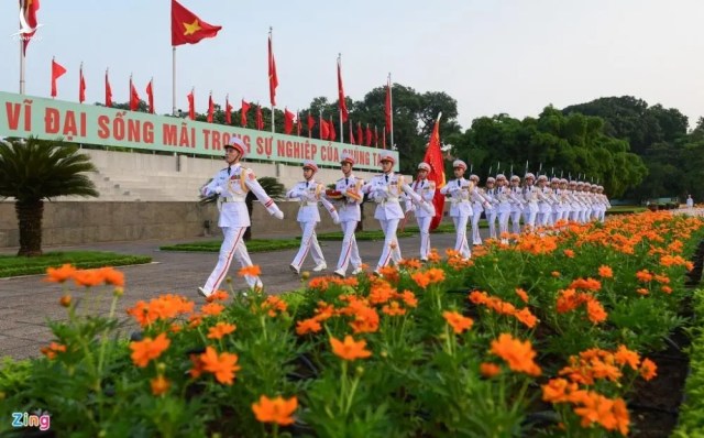 Lễ thượng cờ mừng Quốc khánh ở Lăng Chủ tịch Hồ Chí Minh