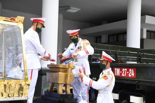 Trực tiếp: Lễ truy điệu và an táng nguyên Tổng Bí thư Lê Khả Phiêu