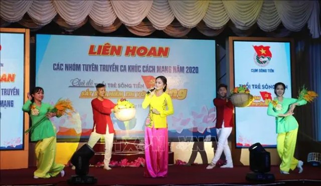 Liên hoan các nhóm tuyên truyền ca khúc cách mạng Cụm Sông Tiền năm 2020