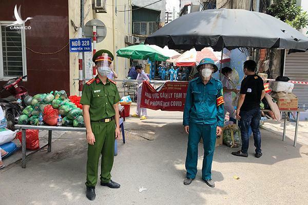 Lỗ hổng trong ‘vùng đỏ’ và chỉ đạo mạnh của Chủ tịch Hà Nội