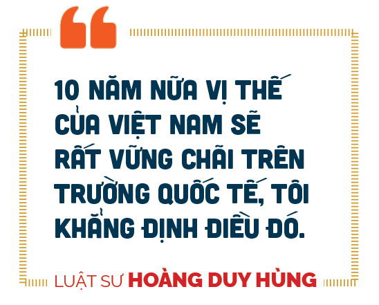 Luật sư Hoàng Duy Hùng: Từ âm mưu đánh bom đến Cờ đỏ sao vàng