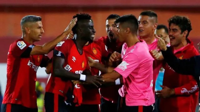 Mallorca - Barcelona: Xây chắc ngôi đầu