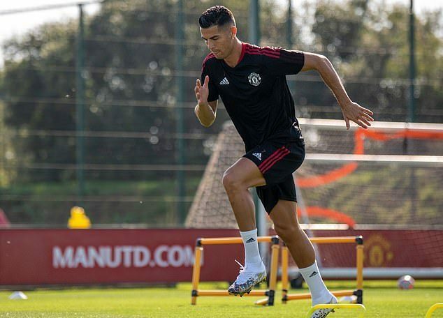 Man United - Newcastle: Ronaldo sẵn sàng chào sân Old Trafford