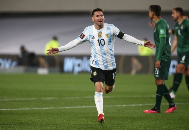 Messi 'vượt mặt' Pele về số lần ghi bàn cho đội tuyển quốc gia Messi 'vượt mặt' Pele về số lần ghi bàn cho đội tuyển quốc gia