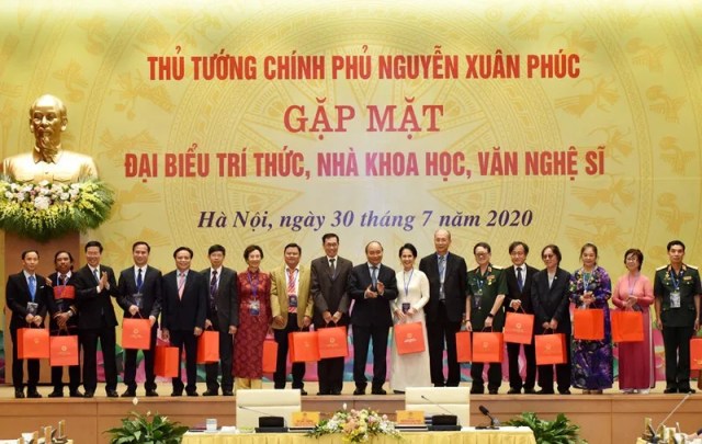 Một dân tộc có lịch sử 4.000 năm phải là một dân tộc mạnh