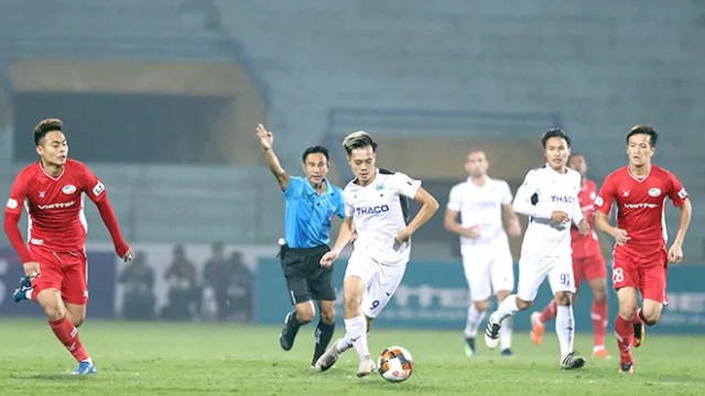 Nam Định đề nghị mời trọng tài ngoại sau sai sót của trọng tài V-League