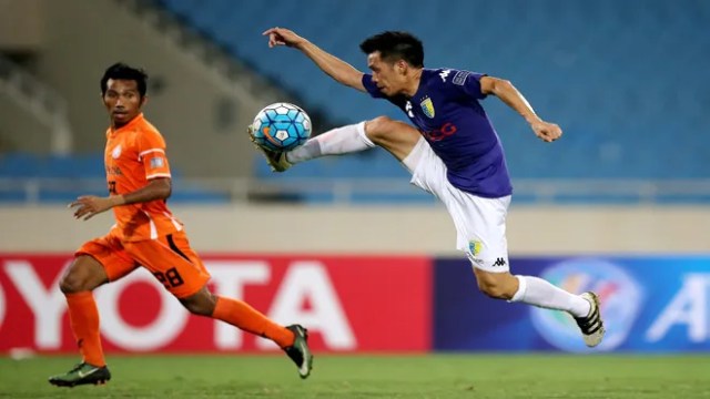 Nắng nóng là trở ngại cho đội bóng V-League ngày trở lại