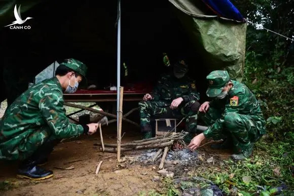 “Ngòi bút máu” đâm sau lưng các chiến sĩ