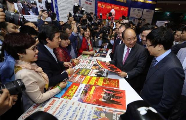 Người làm báo trong thời đại công nghệ số - Bài 1: Bắt kịp xu hướng chung của báo chí hiện đại