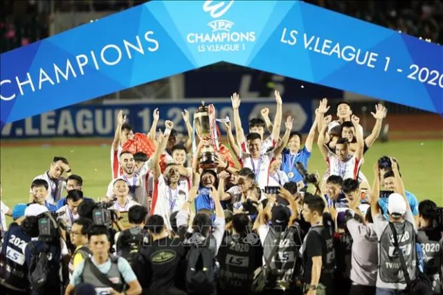 Nhìn lại V.League 2020: Kết thúc đẹp trong mùa giải đầy biến động