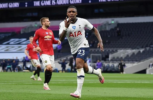 Níu chân nhau, Tottenham và Manchester lỡ cơ hội áp sát Top 4