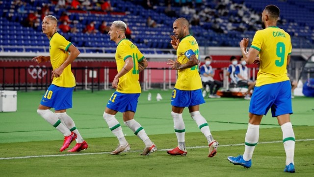 Olympic Brazil - Olympic Tây Ban Nha: Khiêu vũ trước 'những chú bò tót'