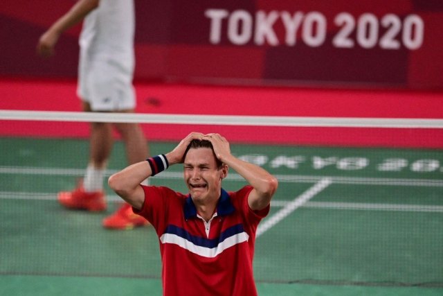 Olympic Tokyo 2020: Viktor Axelsen tự hào với tấm huy chương Vàng môn cầu lông