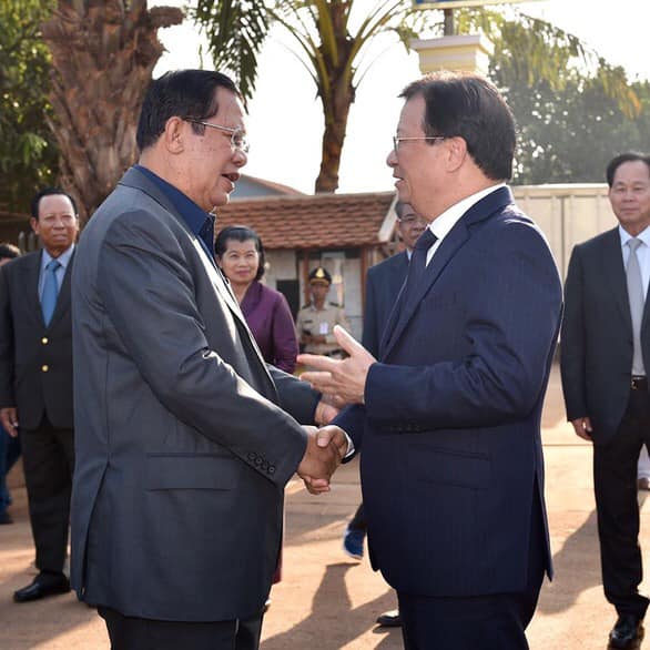 Ông Hun Sen đáp trả cực gắt khi bị nói là con rối của Việt Nam