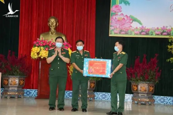 Ông Võ Văn Thưởng chúc tết Sư đoàn 9 thuộc Quân đoàn 4