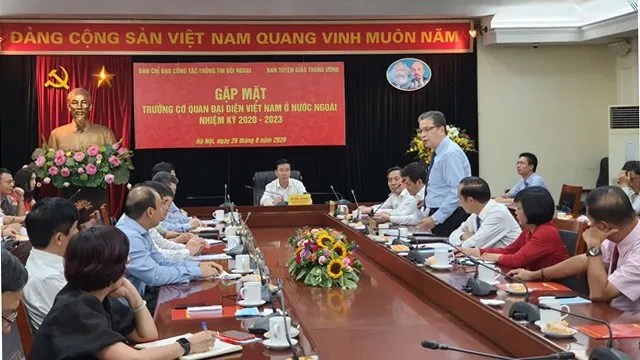 Ông Võ Văn Thưởng gặp mặt Trưởng cơ quan đại diện Việt Nam ở nước ngoài