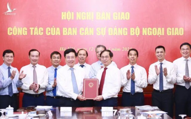 Phát huy vai trò tiên phong, xây dựng nền Ngoại giao toàn diện, hiện đại