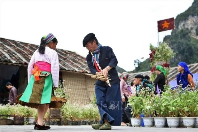 Phát triển du lịch Hà Giang gắn với bảo tồn bản sắc văn hóa các dân tộc