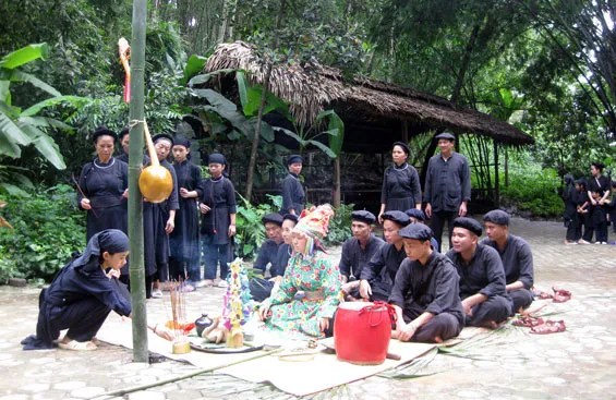 Phát triển du lịch nông thôn - Bài 1: Làng đồng bào dân tộc gìn giữ sắc màu văn hóa