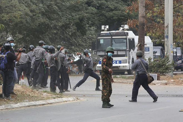 'Phi chính trị hóa lực lượng vũ trang'- vấn đề nhìn từ Myanmar