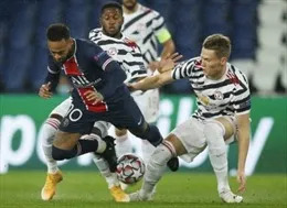 PSG 'đánh sập' Old Trafford