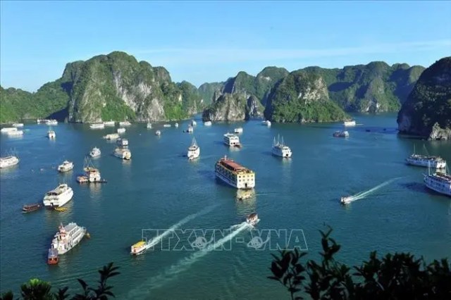 Quảng Ninh phấn đấu thu hút 10 triệu lượt khách nội địa trong năm 2021