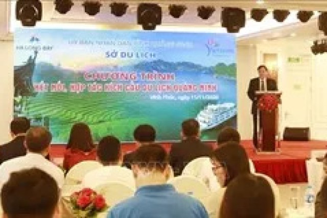 Khai mạc Triển lãm 'Du lịch qua các miền di sản văn hóa Việt Nam năm 2020'