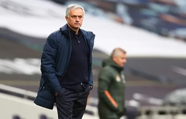 Sa thải Mourinho: Vì sao Tottenham không thể chờ thêm 5 ngày?