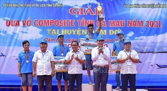 Sôi nổi giải đua vỏ lãi Composite ở Cà Mau