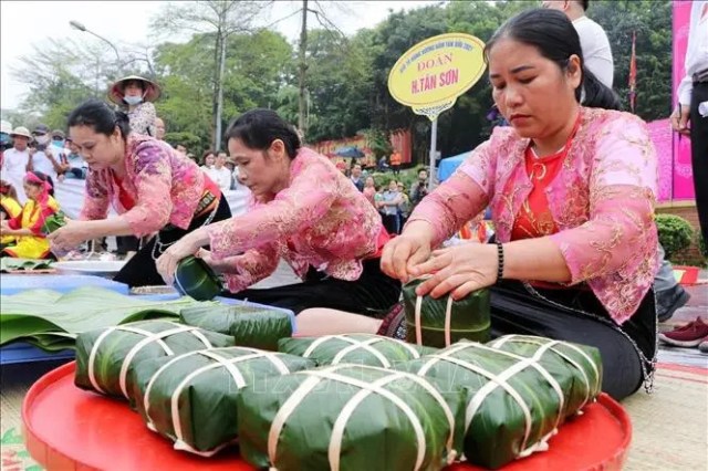 Sôi nổi hội thi bánh chưng, bánh giầy