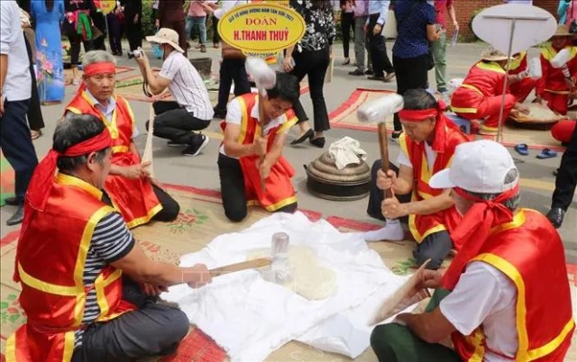 Sôi nổi hội thi bánh chưng, bánh giầy