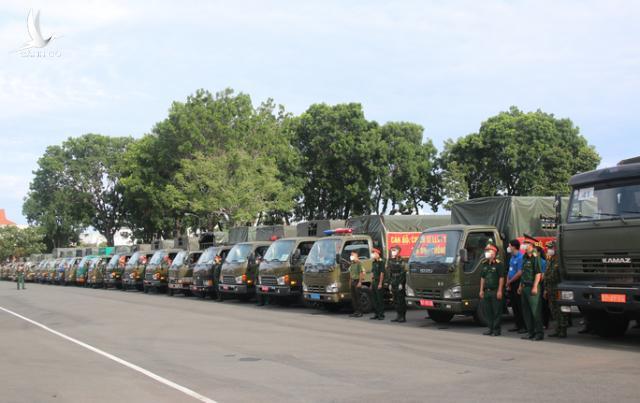 Sự thật thông tin, “Gạo mốc trong kho mà để dân đói phải đi bộ về quê”