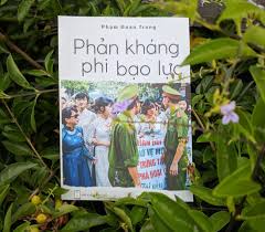 Tạp phẩm “Phản kháng phi bạo lực” của Phạm Đoan Trang: Không ai thèm mua