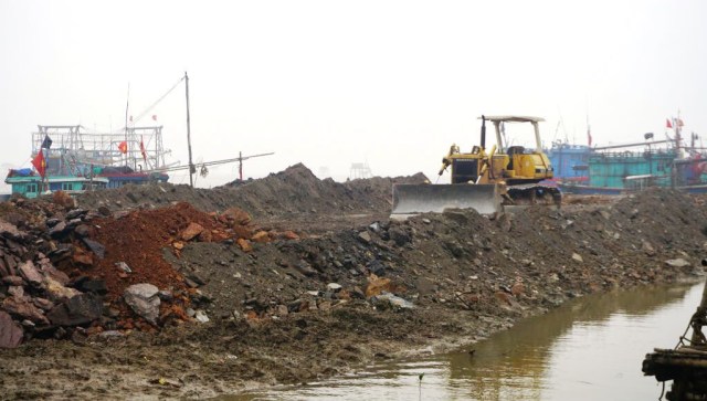 Thanh Hóa: Chính quyền tiếp tay cho doanh nghiệp lấn sông xây cảng trái phép