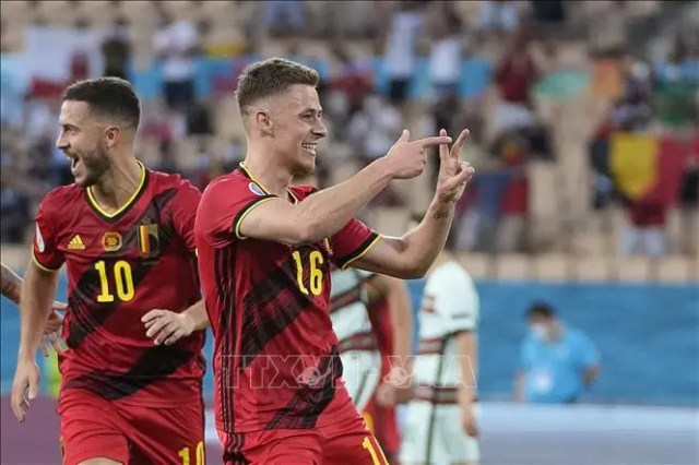 Thorgan Hazard lập 'siêu phẩm' biến Bồ Đào Nha thành cựu vương