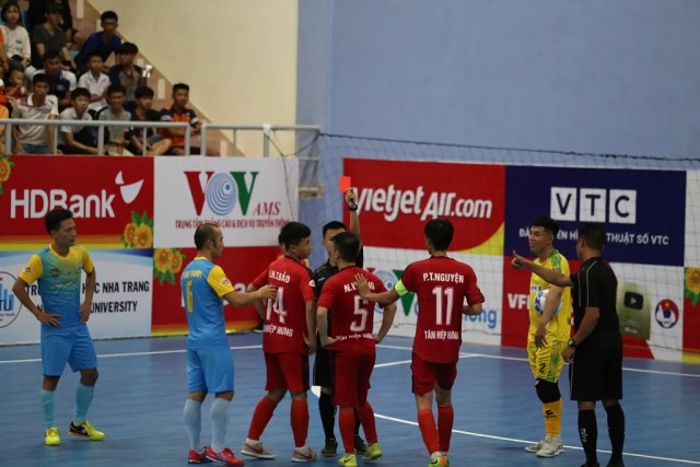 Thử thách trong xây dựng lực lượng trẻ futsal