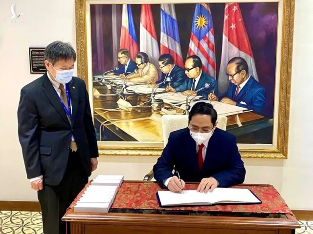 Thủ tướng Phạm Minh Chính kết thúc tốt đẹp chuyến công tác tham dự Hội nghị các Nhà Lãnh đạo ASEAN Thủ tướng Phạm Minh Chính kết thúc tốt đẹp chuyến công tác tham dự Hội nghị các Nhà Lãnh đạo ASEAN