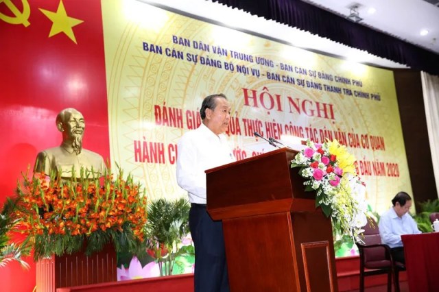 Thực hiện công tác dân vận phải lấy dân làm gốc