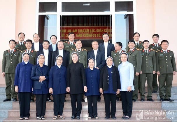 Tòa Giám mục Giáo phận Vinh chúc mừng năm mới Tỉnh ủy, UBND tỉnh, UBMTTQ tỉnh và Công an tỉnh Nghệ An