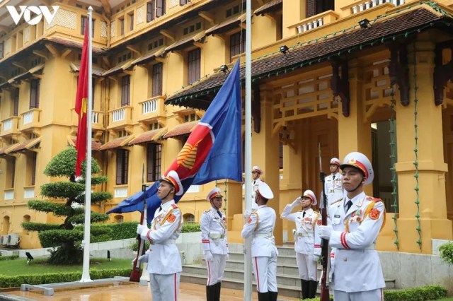 Toàn cảnh lễ thượng cờ kỷ niệm 53 năm ngày thành lập ASEAN tại Hà Nội