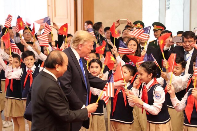 Tổng thống Mỹ Donald Trump ăn trưa cùng Thủ tướng Nguyễn Xuân Phúc