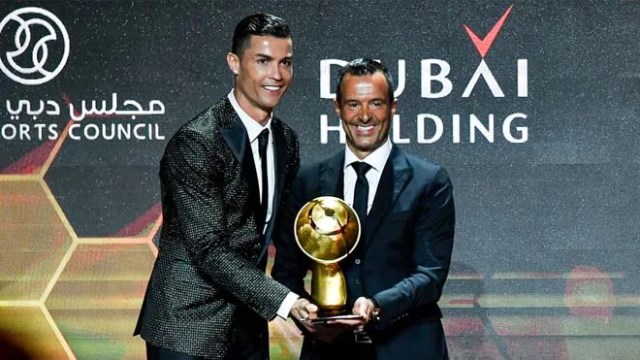 Tranh cãi việc Ronaldo vượt Messi giành giải Cầu thủ hay nhất thế kỷ