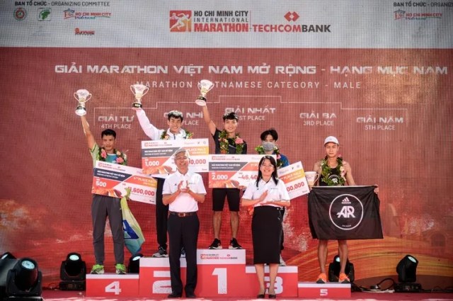 Trao giải Marathon quốc tế TP Hồ Chí Minh năm 2021