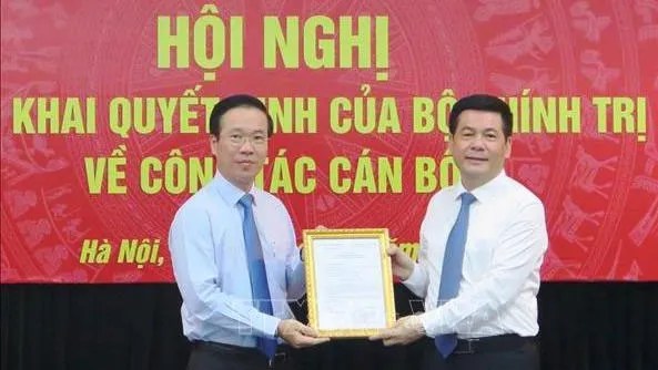 Triển khai quyết định của Bộ Chính trị về công tác cán bộ