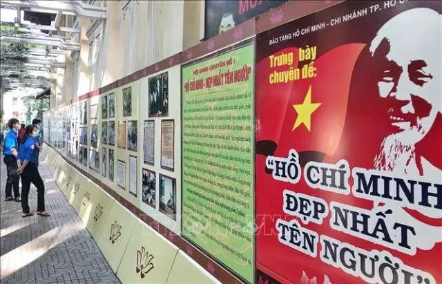 Triển lãm ảnh 'Hồ Chí Minh - Đẹp nhất tên Người'