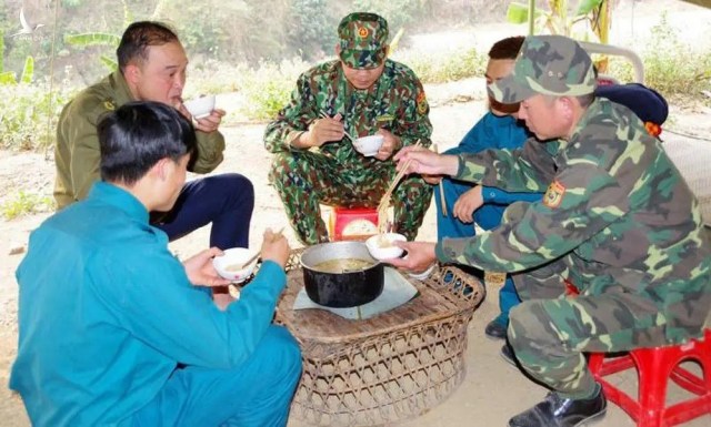 Trong nguy cơ, mới thấu rõ sự đồng lòng của nhân dân Việt Nam quyết thắng đại dịch!