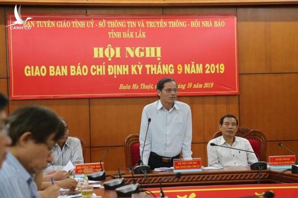 Trưởng phòng đánh tráo thân phận, Phó phòng bị ‘tố’ chưa tốt nghiệp THPT