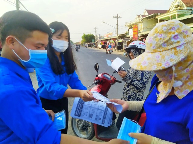 TỰ HÀO VÌ CHÚNG TÔI- NHỮNG THANH NIÊN TÌNH NGUYỆN TRÊN MẶT TRẬN CHỐNG DỊCH